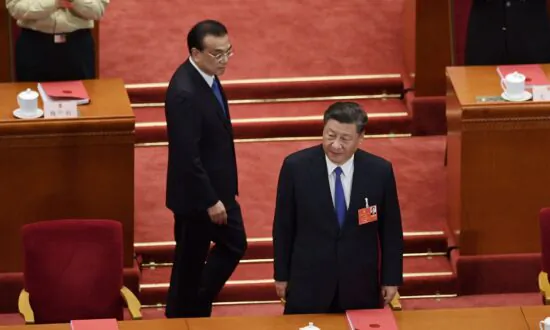 Beijing Reverses Stance on Promoting Street Stalls to Alleviate Unemployment, Indicating Split in Party