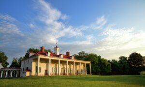 How to Plan a Birthday Trip Itinerary for a Loved One