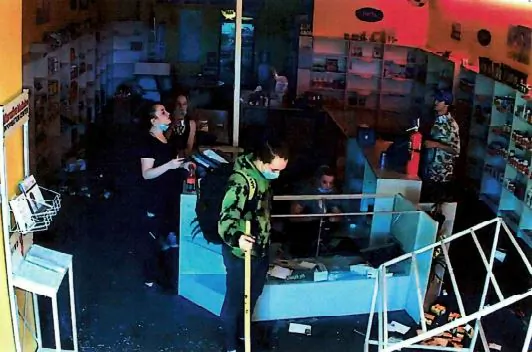 People inside Great Health and Nutrition in St. Paul, Minn. on May 28, 2020. (ATF)