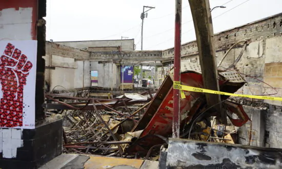 Community Comes Together After Hundreds of Businesses Damaged in Minneapolis Riots