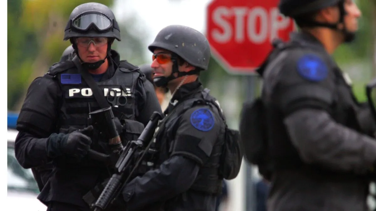 SWAT team members are seen in Miami, Fla. on Sept. 27, 2006. (Joe Raedle/Getty Images)