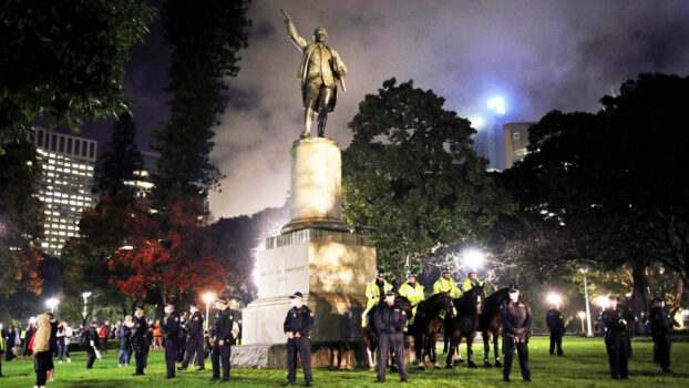 Sydney captain cook statue POLICE PROTESTS