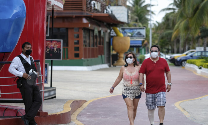 Mexico Desperate to Reopen 11 Million-Job Tourism Industry