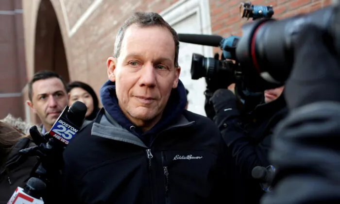 Charles Lieber leaves federal court after he and two Chinese nationals were charged with lying about their alleged links to the Chinese government, in Boston, Mass., on Jan. 30, 2020. (Katherine Taylor/Reuters)