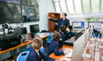 Educators Say Artificial Intelligence, Virtual Reality Use in Classrooms Needs Limits