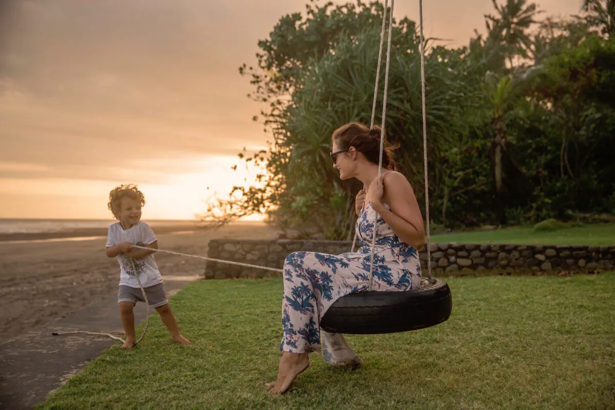 Some things that can help include counting your blessings and being optimistic. (Johnny Cohen/Shutterstock)