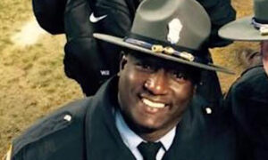 ‘I Only Kneel for One Person’: State Trooper Tells BLM Protesters He Only Kneels for 'God'