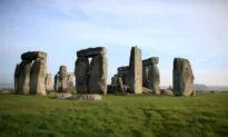 Huge Prehistoric Circle of Mysterious Pits Found Near Stonehenge