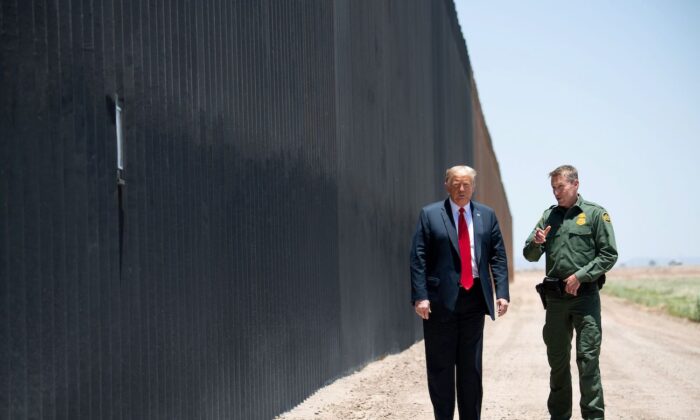 Trump: Privately-Funded Border Wall ‘Done to Make Me Look Bad’