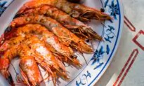 Head-On Gulf Shrimp With Nam Jim Sauce