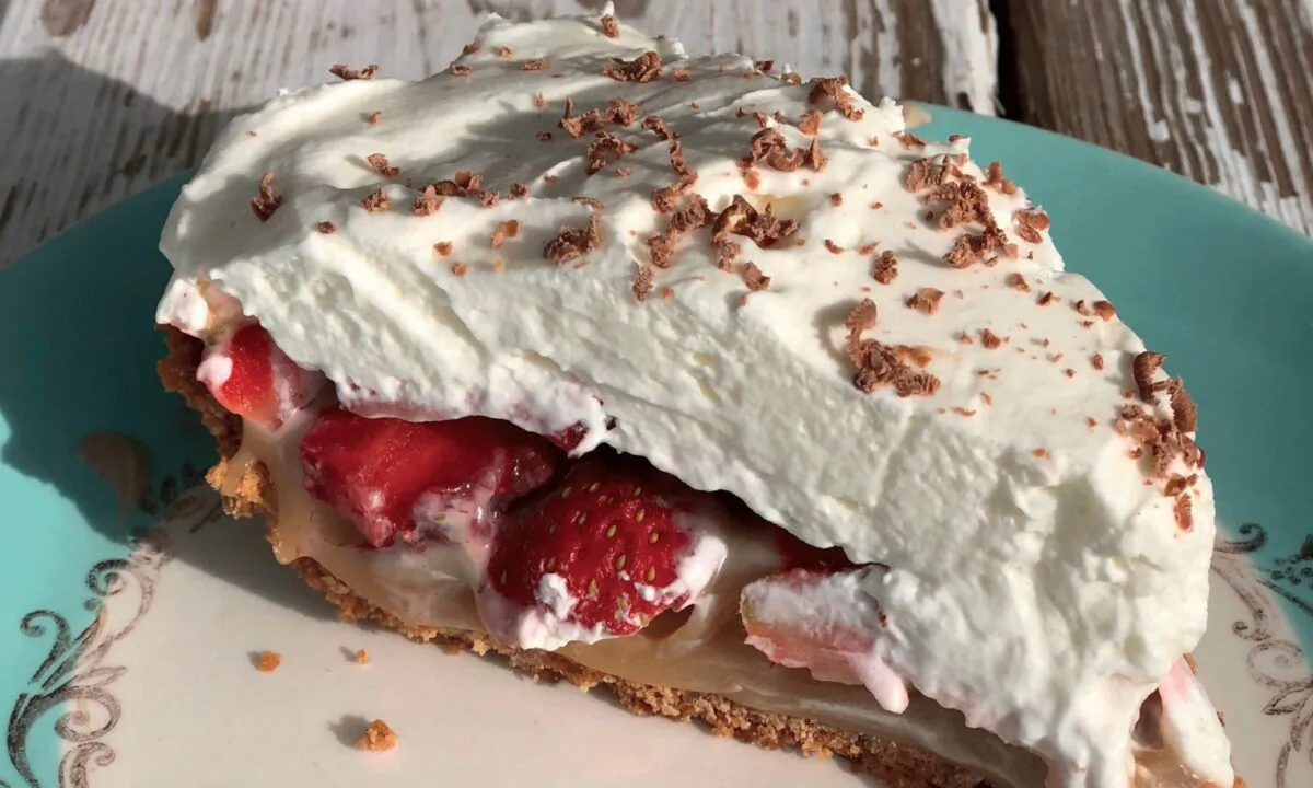 This summery pie from Shannon Rollins has a graham cracker crust, layers of toffee and fresh strawberries, and a whipped cream topping. (Photo by Shannon Rollins)