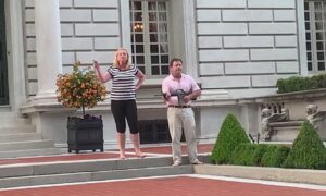 St. Louis Couple Brandishes Guns After Activists Break Into Gated Neighborhood