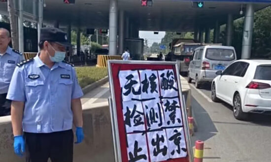 Long Lines of Cars Shows Residents Leaving Beijing, Not Many Returning