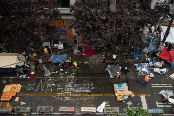 Seattle Police Dismantle Occupied Protest Zone, Arrest Protestors