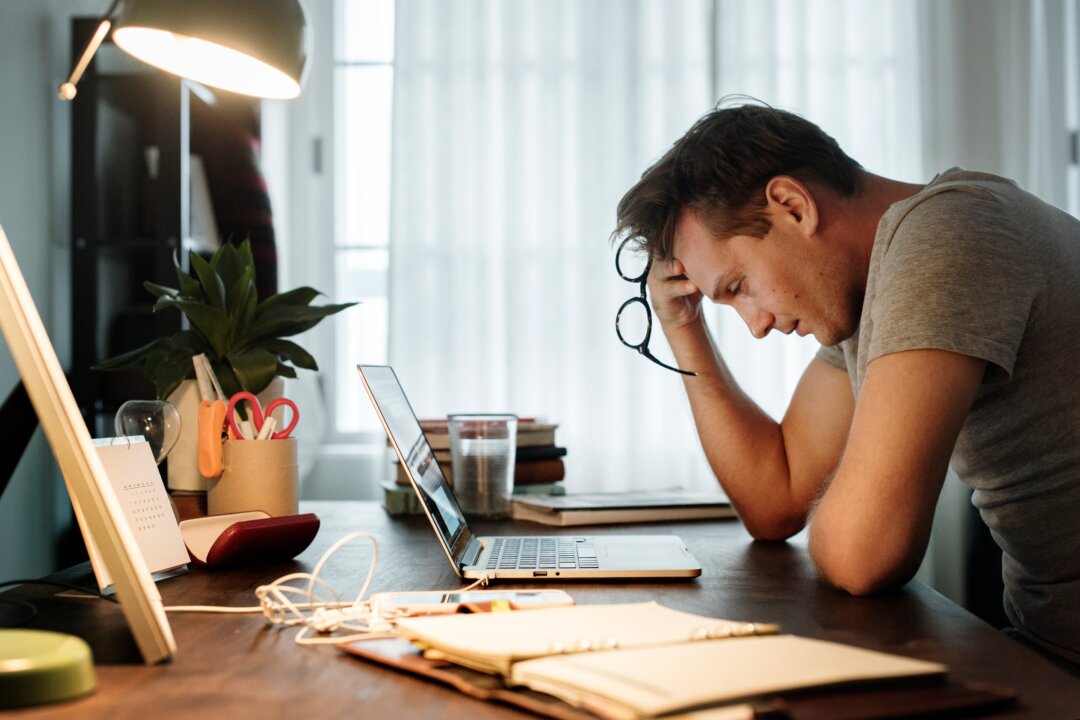 Recent financial difficulties and other lifestyle factors linked to early mortality all have a clear association to stress. (Rawpixel.com/Shutterstock)