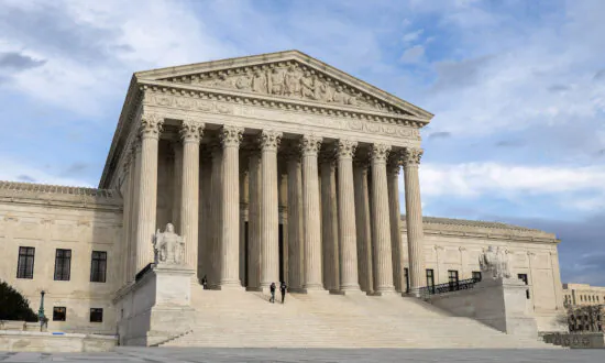 Supreme Court Blocks Lower Court Order Easing Oregon Signature-Gathering Requirements