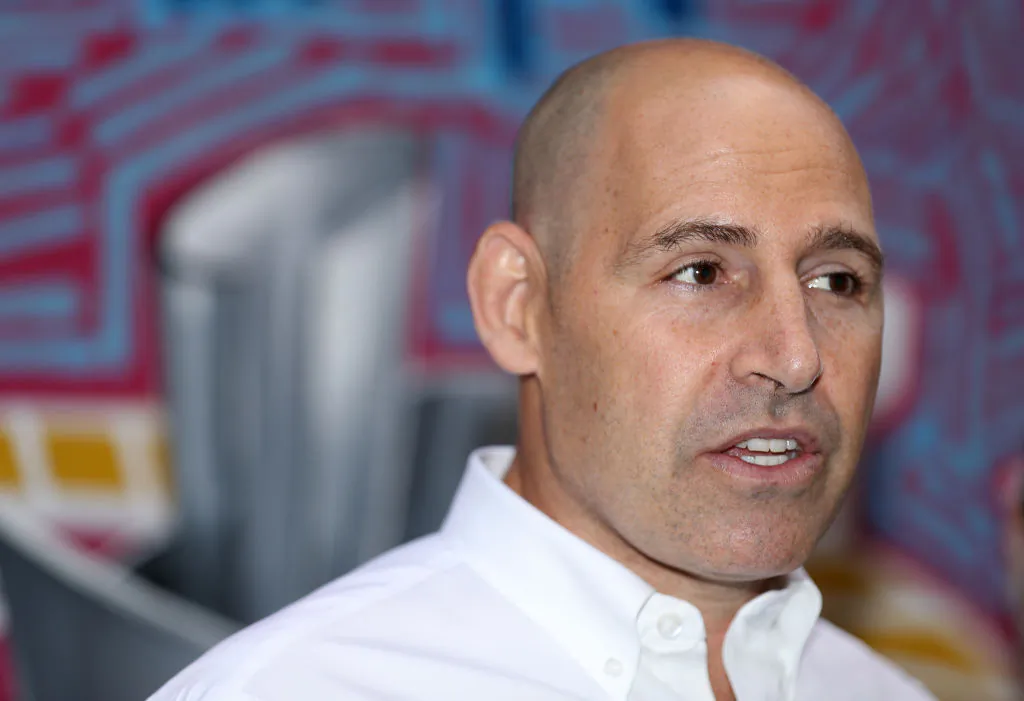 ICC T20 World Cup LOC CEO Nick Hockley speaks to the media in front of an ICC T20 World Cup mural painted by Tayla Broekman during an Australian Women's T20 media opportunity at Junction Oval on February 06, 2020 in Melbourne, Australia. (Robert Cianflone/Getty Images)
