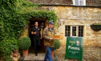 UK Health Minister Hails Responsible Behavior After English Pubs Reopen