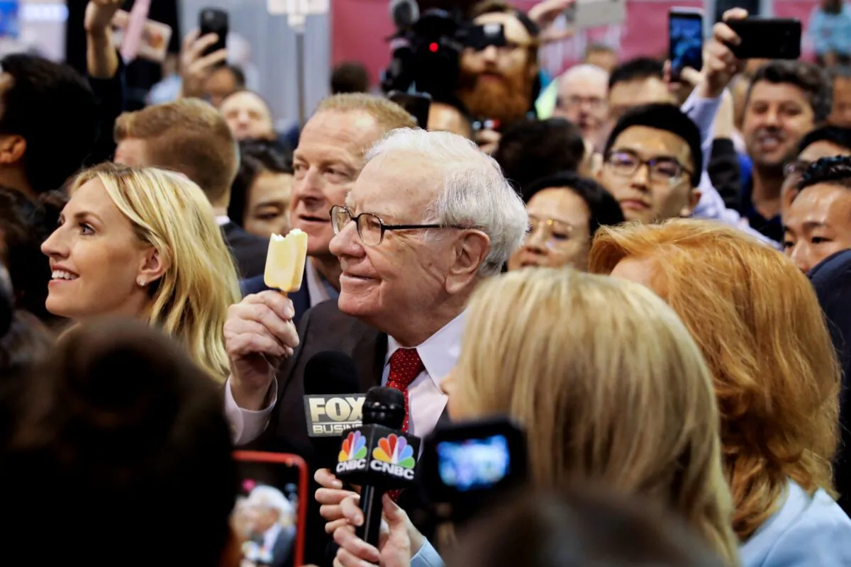 Berkshire Hathaway Chairman Warren Buffett walks through the exhibit hall as shareholders gather to hear from the billionaire investor at Berkshire Hathaway Inc's annual shareholder meeting in Omaha, Neb., on May 4, 2019. (Scott Morgan/Reuters)
