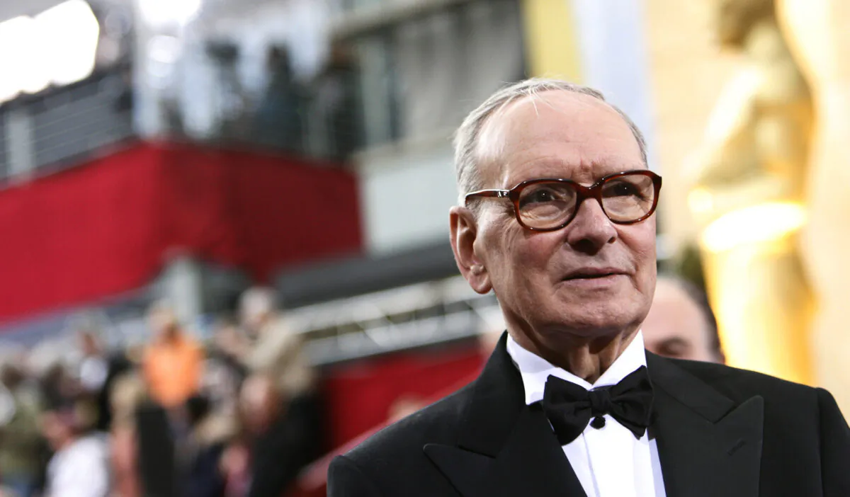 Italian composer Ennio Morricone arrives at the 79th Annual Academy Awards in Hollywood, California, on Feb. 25, 2007. (Mario Anzuoni/Reuters)