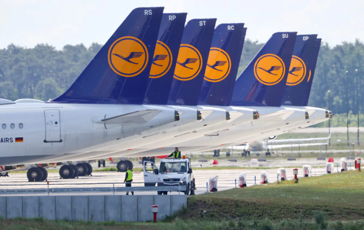 Airplanes of German carrier Lufthansa are parked at the Berlin Schoenefeld airport, amid the spread of the coronavirus disease (COVID-19) in Schoenefeld, Germany on May 26, 2020. (Fabrizio Bensch/Reuters)