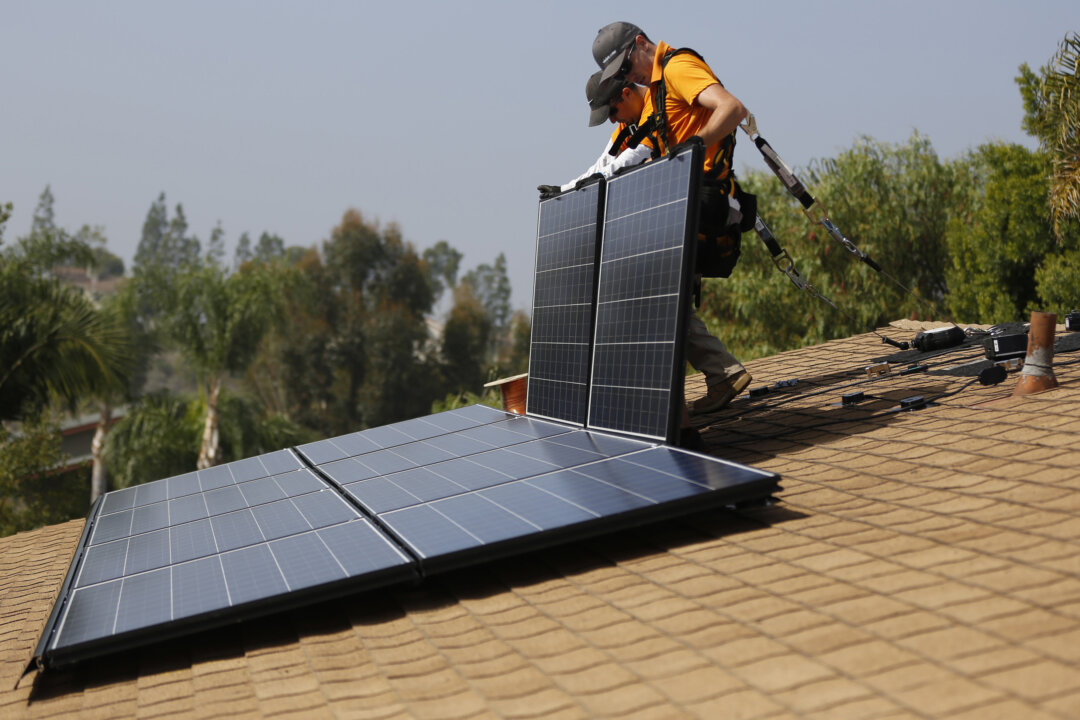 US Small-Scale Solar Generation Rises Nearly 400 Percent in a Decade