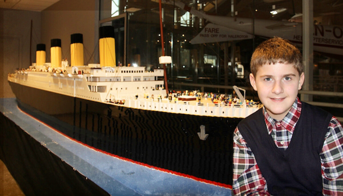 lego titanic brick builder