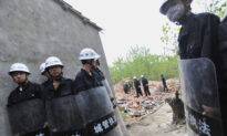 Beijing Homeowners Pepper Sprayed by Police When Defending Their Homes