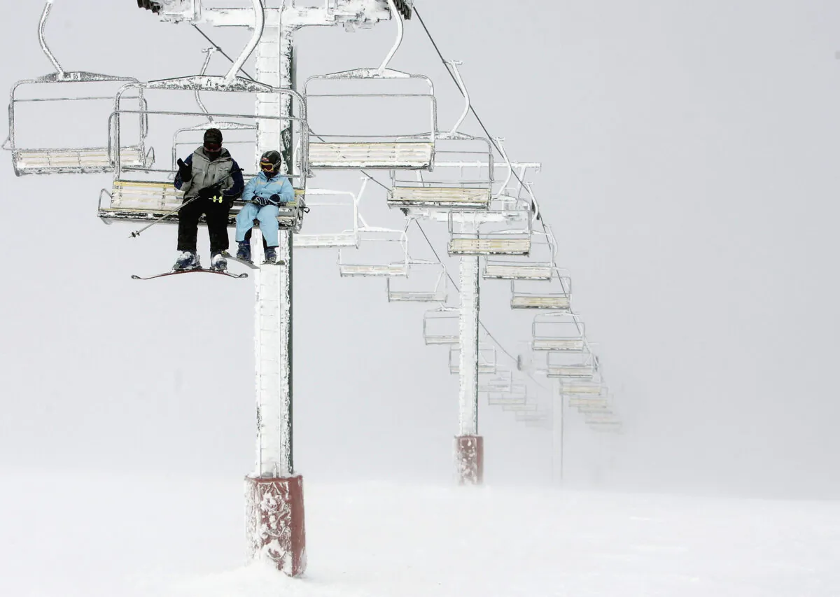 A general view from the Summit Quad Chairlift, looking down the mountain during the start of the Australian snow season at Mount Hotham in Mount Hotham, Australia, on June 18, 2005. (Mark Dadswell/Getty Images).