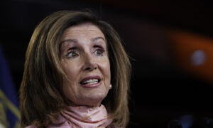 Pelosi Presidential Pardon Promise Baffles Legal Analysts, Draws Scorn Among GOP Strategists
