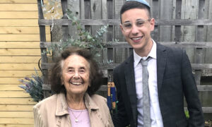 Auschwitz Survivor to Meet the Family of a Soldier Whose Kind Gesture Once Gave Her Hope