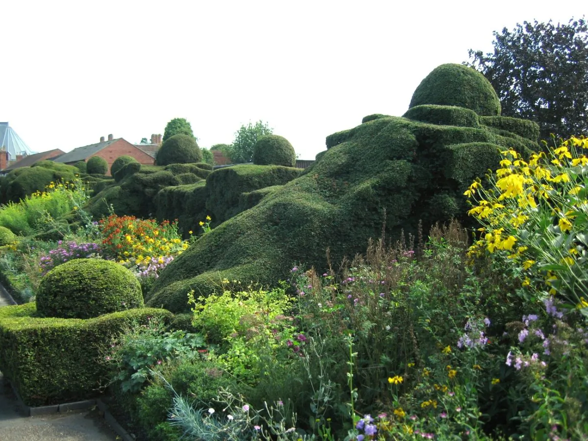 Great Garden at New Place in Stratford-upon-Avon, England, where William Shakespeare’s house once stood. (CC BY 2.0)