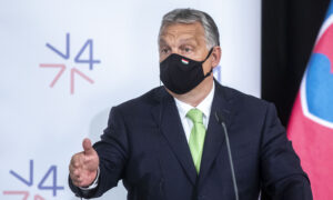 Hungary Imposes Border Checks, Quarantine to Prevent Spread of Virus