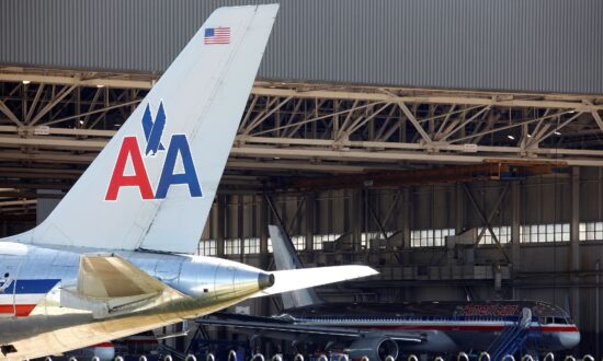 American Airlines to Cut Service Unless More Aid Is Provided