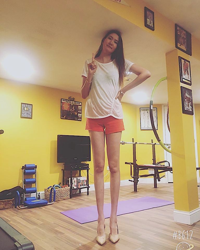 Woman With 52.8-Inch Legs Loves to Wear High Heels, Shorts: 'I Love My Long  Legs