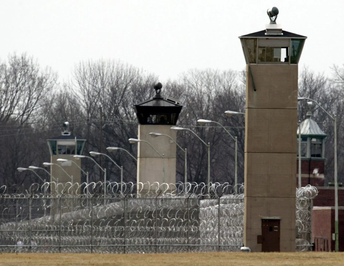 Guard towers and razor wire ring the compound at the U.S. Penitentiary in Terre Haute, Ind., on March 17, 2003. (Michael Conroy/AP Photo)