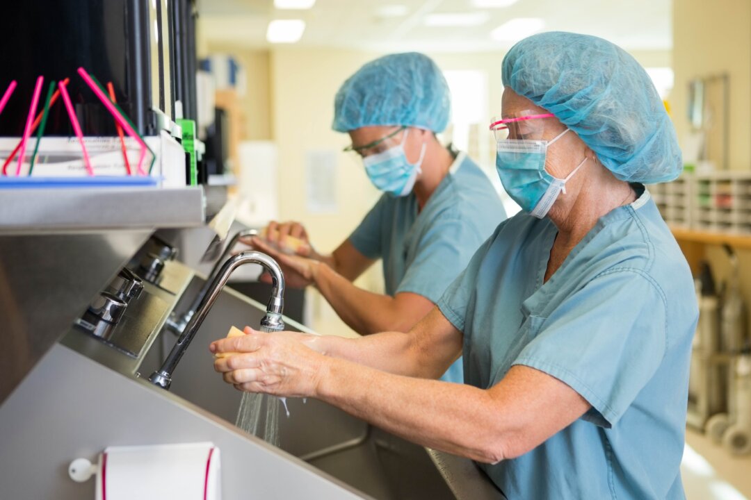 Hospitals stocked enough protective equipment in most instances to adequately protect healthcare staff and patients. (Tyler Olson/Shutterstock)
