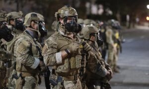 Oregon Senator Wants to Limit Using Federal Law Enforcement Officers for 'Crowd Control'