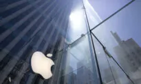 Apple Offers Small Concession in Easing App Store Rules for Netflix, Others