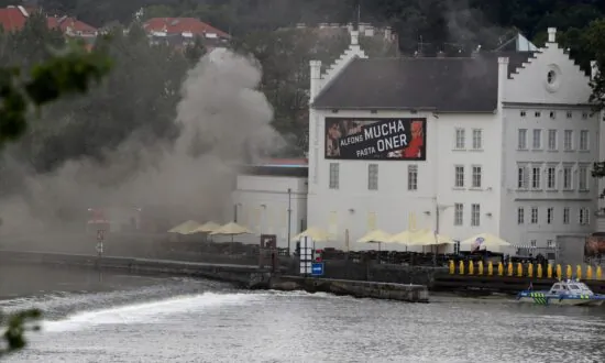 Fire Hits Museum Kampa in Prague, Smoke Reaches Exhibitions