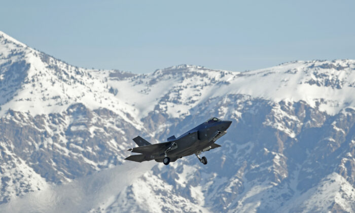 A F-35 fighter jet takes off for a training mission at Hill Air Force Base in Ogden, Utah, on March 15, 2017. (George Frey/Getty Images)