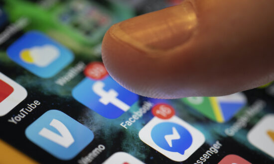 Facebook Rolls Out Prompts to Track Data After Apple Announces Privacy Change