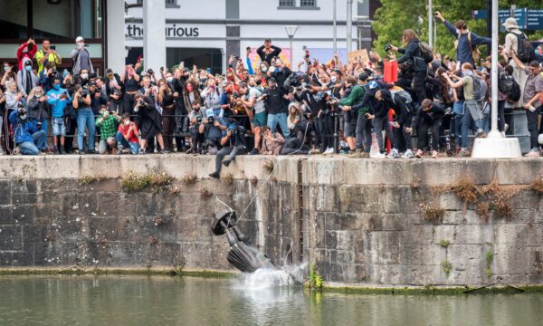 BLM throw Edward Colston statue in river