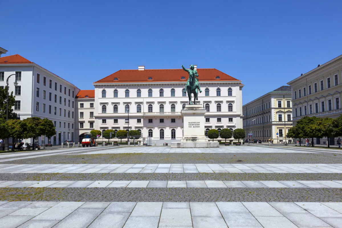 Siemens Headquarter at Wittelsbacher Platz, in Munich, Germany, on July 9, 2011. (Meinzahn/Stock Photos)