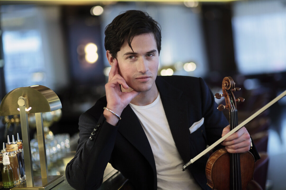 Violinist Charlie Siem. (Ure Arens LR)