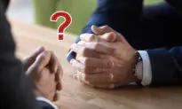 How You Clasp Your Thumbs Reveals Your Personality Type–Are You a Perfectionist or Empath?