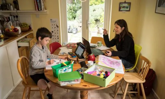 Queensland Backs Hybrid Work as NSW Pushes Office Return