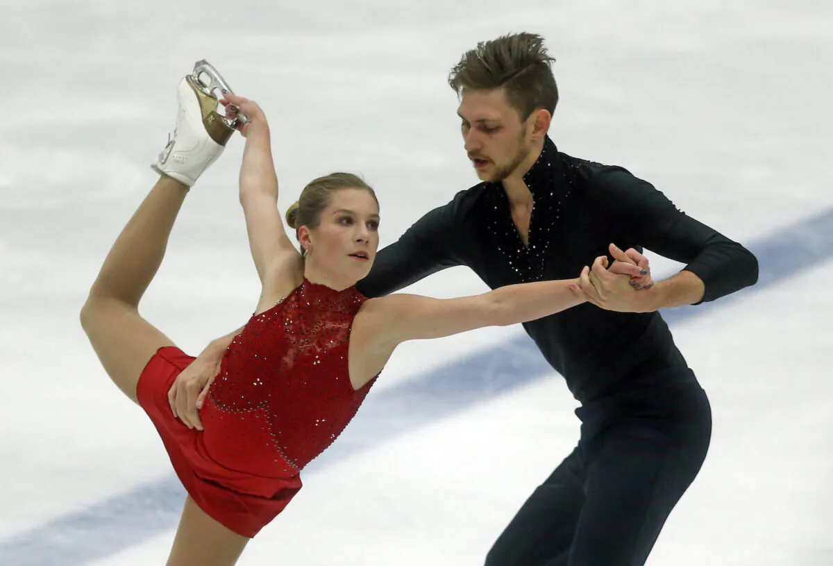 Ekaterina Alexandrovskaya and Harley Windsor, of Australia, perform during the pairs free skate at the U.S. International Figure Skating Classic, in Salt Lake City,on Sept. 14, 2018. (Rick Bowmer/AP/file)