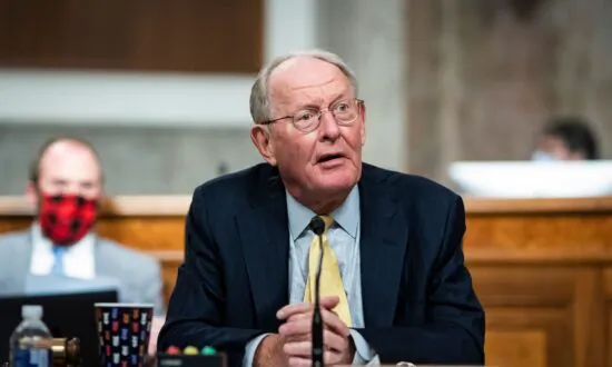 Sen. Lamar Alexander Backs Vote on Trump Supreme Court Nominee