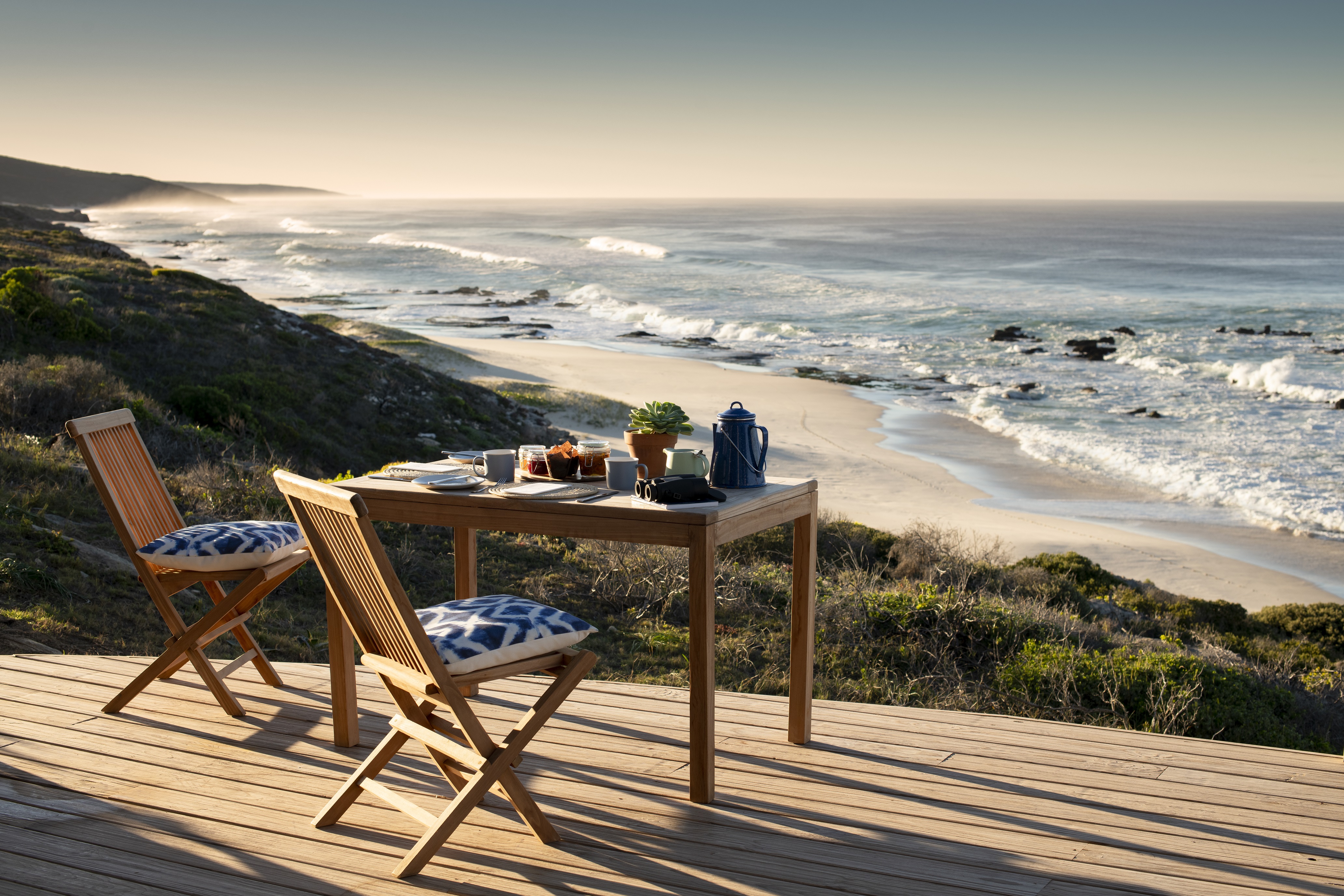 Lekkerwater Beach Lodge - Breakfast on the veranda